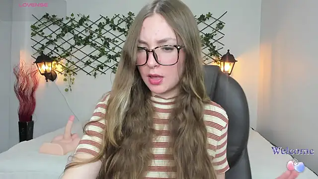 velvet  moon online show from 23, 4, 2026