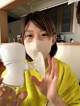 Snapshot of usako_2025 chatting on 29, 10, 2025 usako 2025 online show from 29, 10, 2025