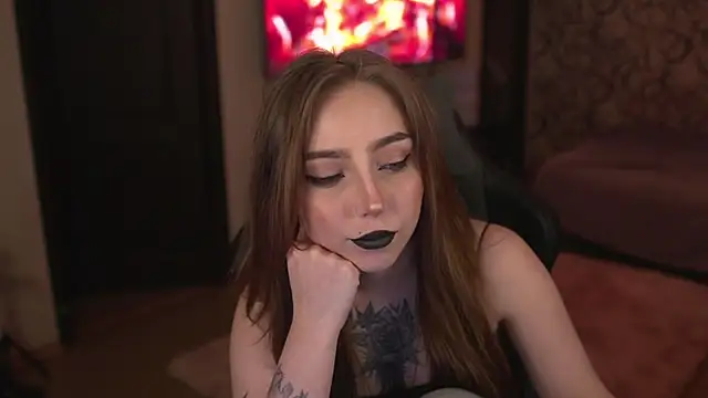 Snapshot of lis_silver chatting on 28, 10, 2025 lis silver online show from 28, 10, 2025