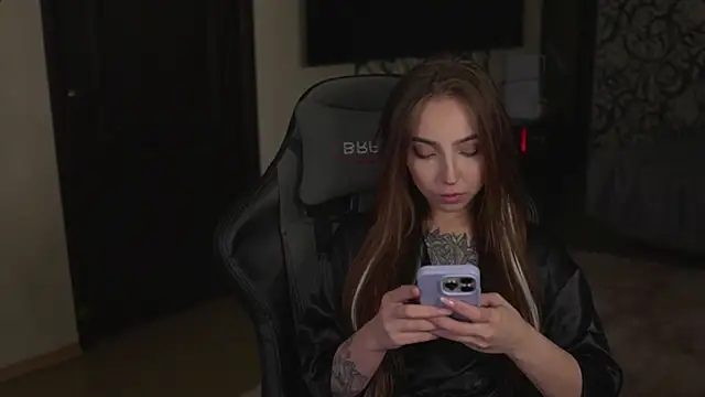 Snapshot of lis_silver chatting on 12, 11, 2025 lis silver online show from 12, 11, 2025