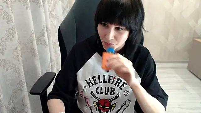 Snapshot of MistyDark chatting on 22, 10, 2025 MistyDark online show from 22, 10, 2025