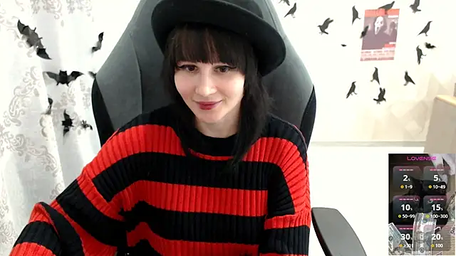 Snapshot of MistyDark chatting on 28, 10, 2025 MistyDark online show from 28, 10, 2025