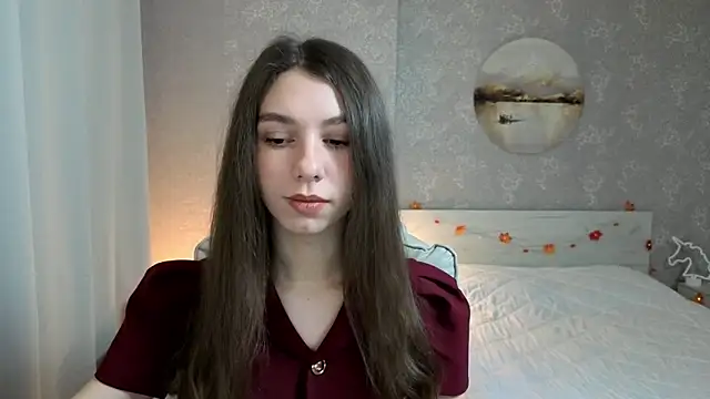 Snapshot of KellyShines chatting on 1, 12, 2025 KellyShines online show from 1, 12, 2025