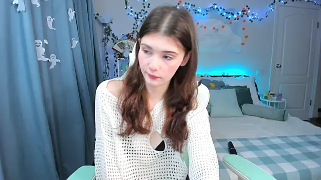 Zoe Vee online show from 28, 10, 2025