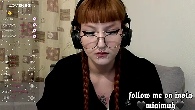 Snapshot of mia__yui chatting on 24, 10, 2025 mia yui online show from 24, 10, 2025