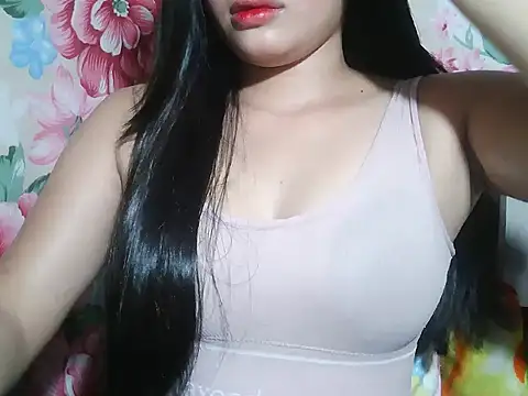 Snapshot of Katie_Winslet chatting on 7, 11, 2025 Katie Winslet online show from 7, 11, 2025