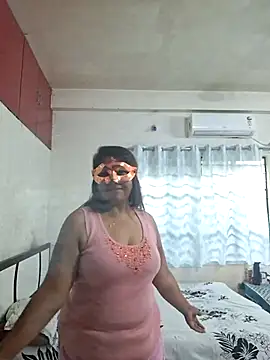 Snapshot of SIMIHOT chatting on 8, 10, 2025 SIMIHOT online show from 8, 10, 2025