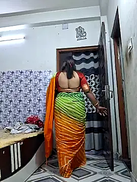 Snapshot of SIMIHOT chatting on 10, 11, 2025 SIMIHOT online show from 10, 11, 2025