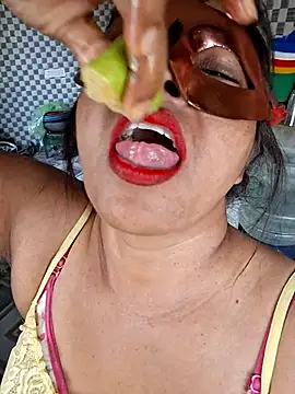 Snapshot of SIMIHOT chatting on 13, 11, 2025 SIMIHOT online show from 13, 11, 2025