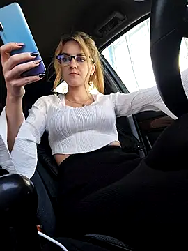 Snapshot of YOOUR_EVAA chatting on 29, 11, 2025 YOOUR EVAA online show from 29, 11, 2025