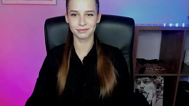 LuxMaya online show from 19, 12, 2025