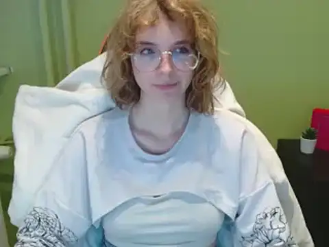 juicyPenny online show from 4, 12, 2025