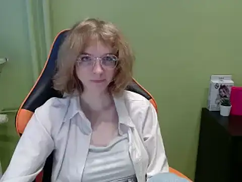 juicyPenny online show from 5, 12, 2025