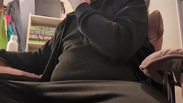 Snapshot of Jonpol74_ chatting on 20, 11, 2025 Jonpol74 online show from 20, 11, 2025