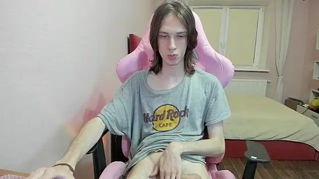 Snapshot of eleganc3 chatting on 28, 10, 2025 eleganc3 online show from 28, 10, 2025