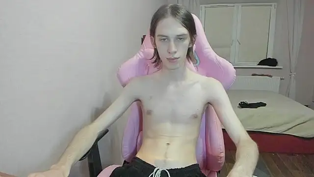 Snapshot of eleganc3 chatting on 14, 11, 2025 eleganc3 online show from 14, 11, 2025