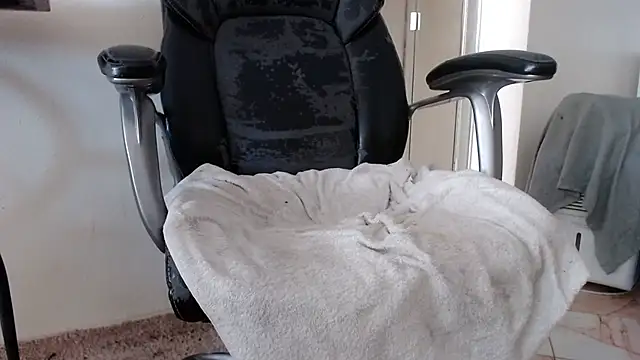 Snapshot of Richard_Crane chatting on 25, 11, 2025 Richard Crane online show from 25, 11, 2025