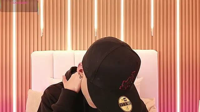 Dulcey  online show from 5, 4, 2026