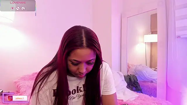 Snapshot of _Zahara_ chatting on 27, 9, 2025 Zahara online show from 27, 9, 2025