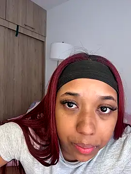 Snapshot of _Zahara_ chatting on 20, 10, 2025 Zahara online show from 20, 10, 2025