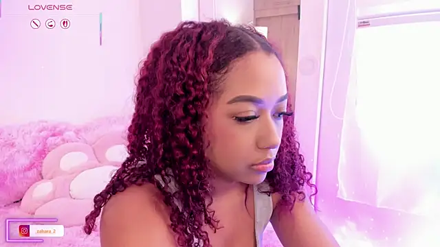 Snapshot of _Zahara_ chatting on 13, 12, 2025 Zahara online show from 13, 12, 2025