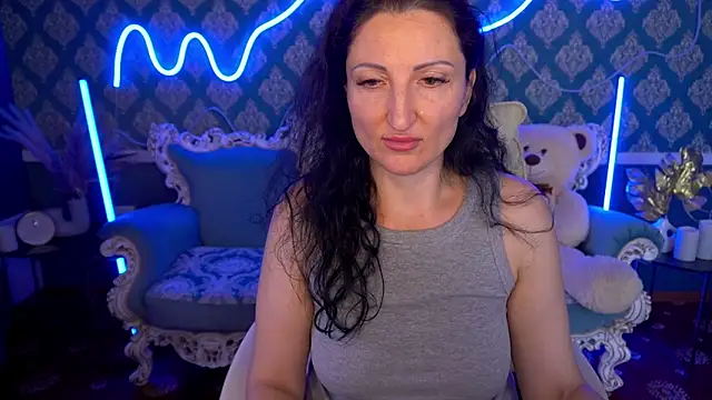 Snapshot of MissRossi chatting on 8, 10, 2025 MissRossi online show from 8, 10, 2025