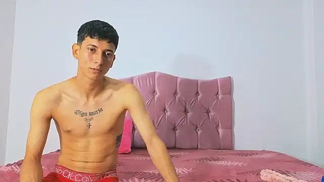 Snapshot of makiandjimmy chatting on 11, 11, 2025 makiandjimmy online show from 11, 11, 2025