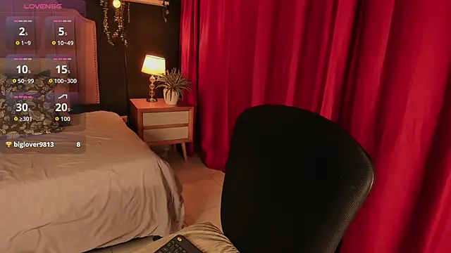 Snapshot of anne_dh chatting on 15, 12, 2025 anne dh online show from 15, 12, 2025