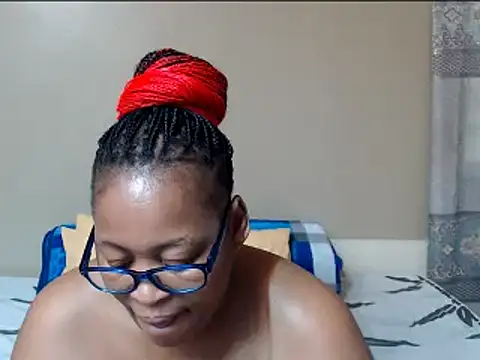 Snapshot of BubbleBums chatting on 11, 10, 2025 BubbleBums online show from 11, 10, 2025