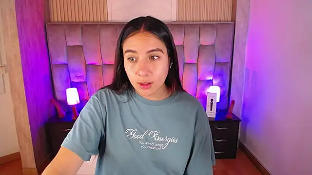 Snapshot of Bonnali_lune chatting on 8, 11, 2025 Bonnali lune online show from 8, 11, 2025