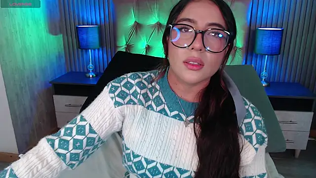 Snapshot of Bonnali_lune chatting on 4, 12, 2025 Bonnali lune online show from 4, 12, 2025