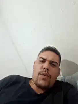 Snapshot of feehzungi0000 chatting on 24, 11, 2025 feehzungi0000 online show from 24, 11, 2025