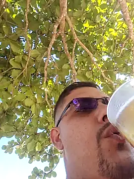 Snapshot of feehzungi0000 chatting on 29, 11, 2025 feehzungi0000 online show from 29, 11, 2025