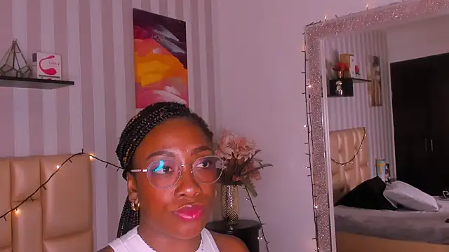 Snapshot of DarkHoneyy chatting on 28, 10, 2025 DarkHoneyy online show from 28, 10, 2025