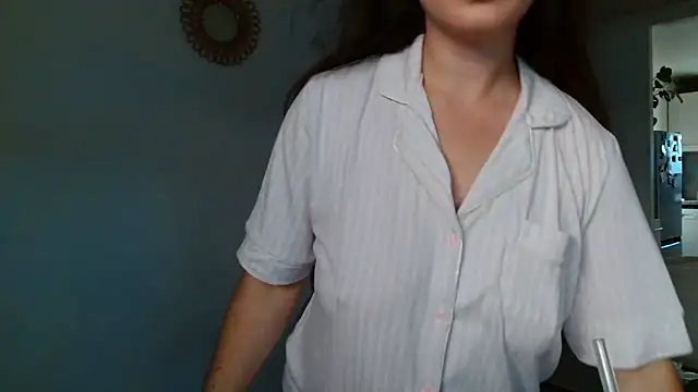 Snapshot of liloush__ chatting on 18, 10, 2025 liloush online show from 18, 10, 2025