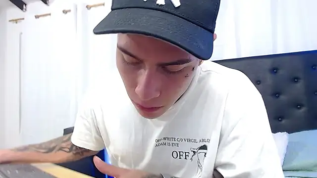 Snapshot of setthomas chatting on 4, 11, 2025 setthomas online show from 4, 11, 2025