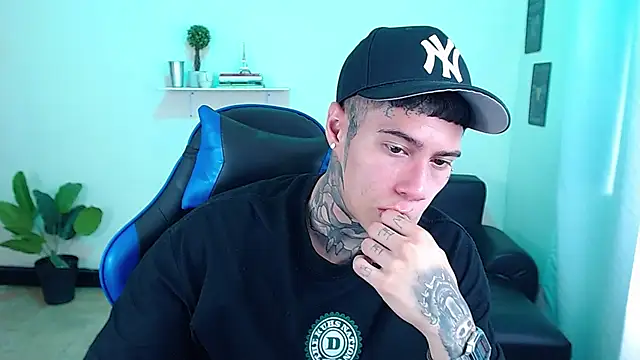 Snapshot of setthomas chatting on 5, 11, 2025 setthomas online show from 5, 11, 2025