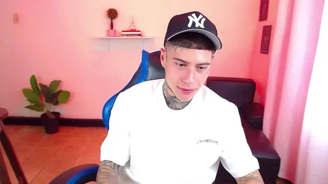 Snapshot of setthomas chatting on 6, 11, 2025 setthomas online show from 6, 11, 2025