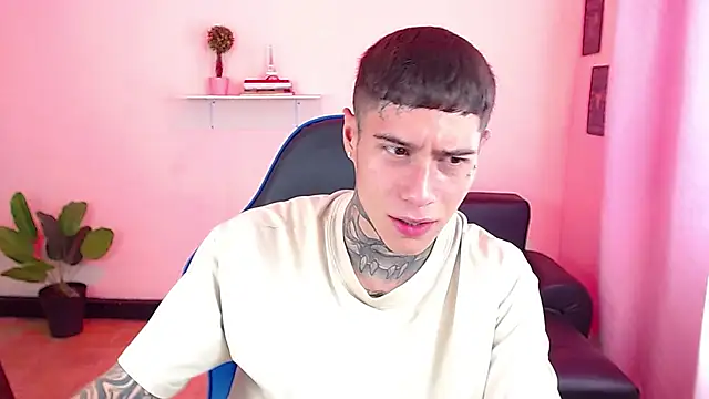 Snapshot of setthomas chatting on 10, 11, 2025 setthomas online show from 10, 11, 2025