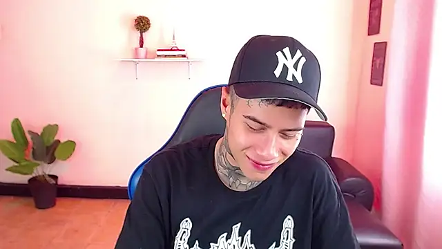 Snapshot of setthomas chatting on 11, 11, 2025 setthomas online show from 11, 11, 2025