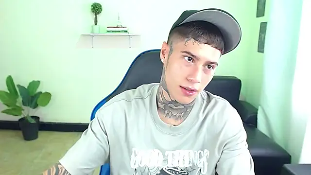 Snapshot of setthomas chatting on 14, 11, 2025 setthomas online show from 14, 11, 2025