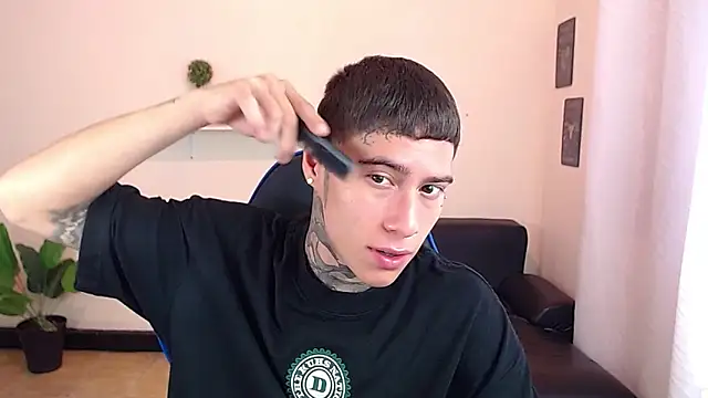 Snapshot of setthomas chatting on 18, 11, 2025 setthomas online show from 18, 11, 2025