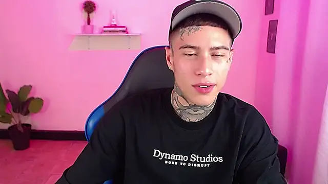 Snapshot of setthomas chatting on 26, 11, 2025 setthomas online show from 26, 11, 2025