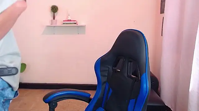 Snapshot of setthomas chatting on 1, 12, 2025 setthomas online show from 1, 12, 2025