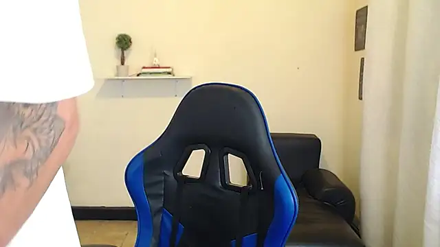 Snapshot of setthomas chatting on 4, 12, 2025 setthomas online show from 4, 12, 2025