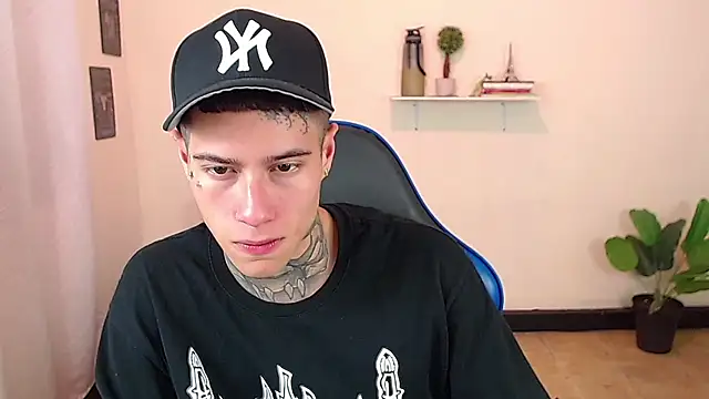 Snapshot of setthomas chatting on 16, 12, 2025 setthomas online show from 16, 12, 2025