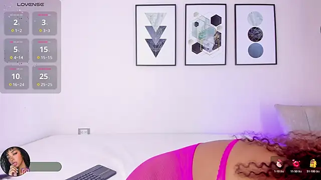 Snapshot of Tina_curly chatting on 3, 12, 2025 Tina curly online show from 3, 12, 2025