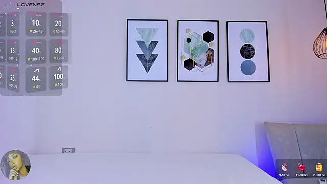 Snapshot of Tina_curly chatting on 22, 12, 2025 Tina curly online show from 22, 12, 2025