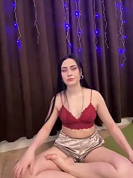 Snapshot of MilanaDayLi chatting on 14, 12, 2025 MilanaDayLi online show from 14, 12, 2025