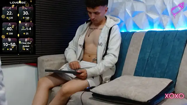 Snapshot of Isaac_tan chatting on 18, 11, 2025 Isaac tan online show from 18, 11, 2025